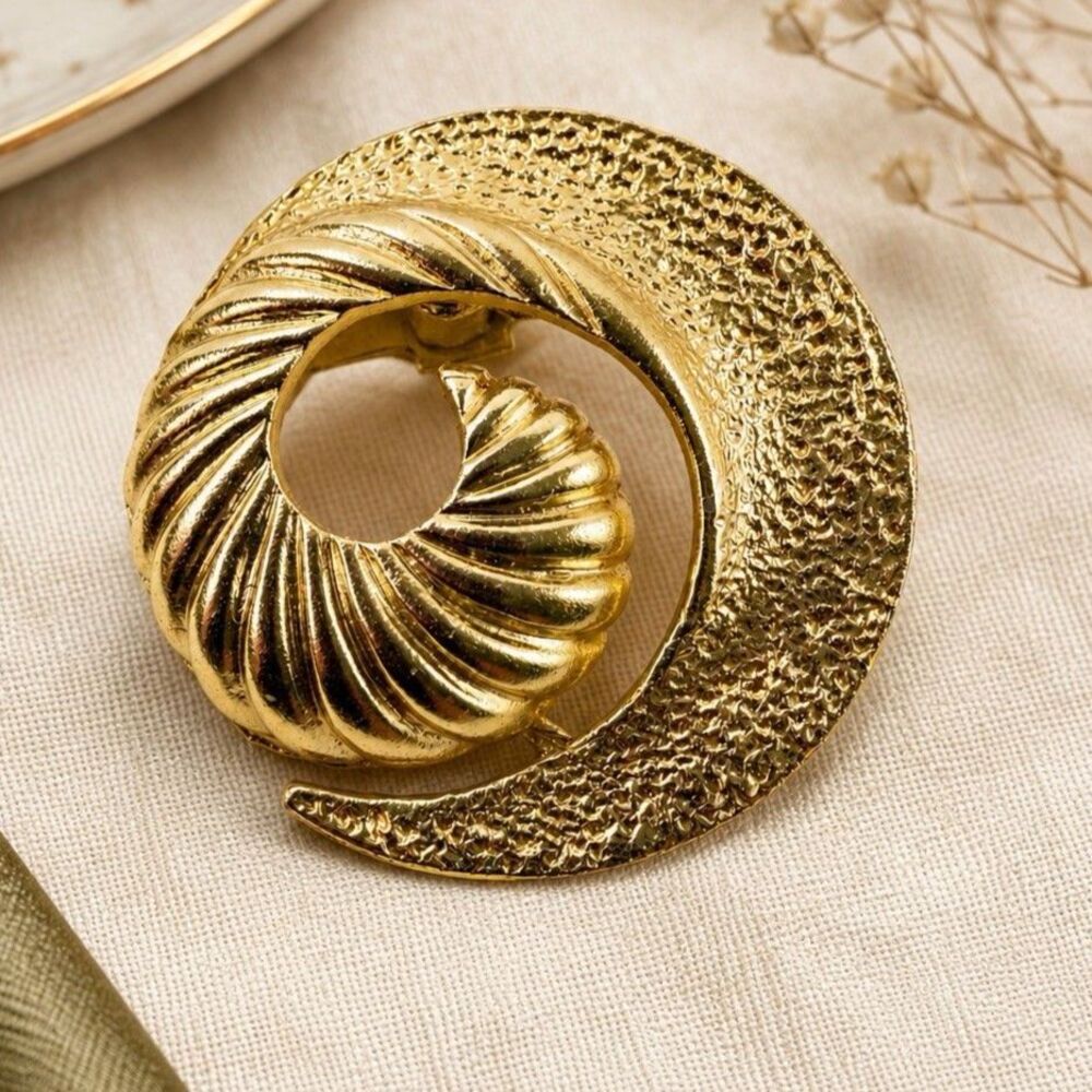 Vintage 1950s Mid Century Modern Gold Tone Swirl Spiral Brooch Abstract MCM Pin